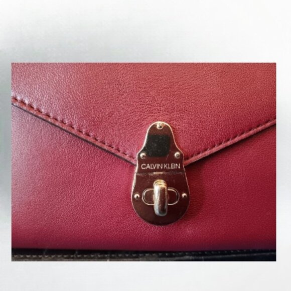 Calvin Klein soft leather handbag cranberry red - Picture 3 of 14